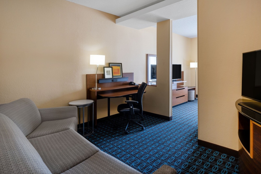Fairfield Inn and Suites by Marriott Denver Aurora Medical Center - photo 20