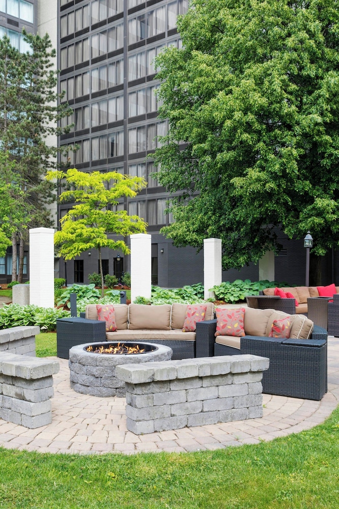 Courtyard by Marriott Boston Logan Airport - photo 40