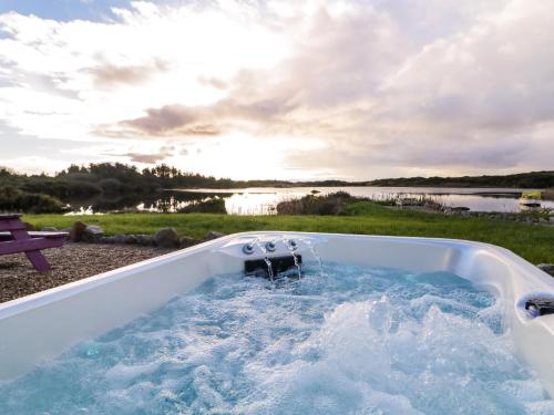 The Wheelhouse Pod No 1 — hotel near Donegal Airport