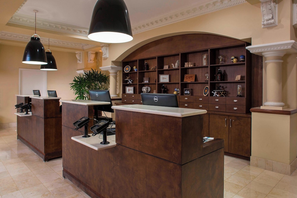 Four Points by Sheraton Suites Tampa Airport Westshore - photo 2