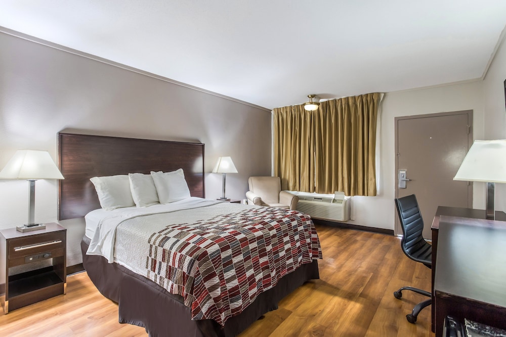 Red Roof Inn Meridian - photo 13