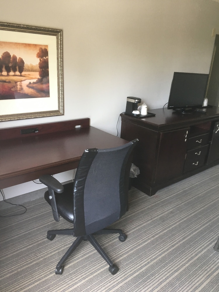 Country Inn & Suites by Radisson Sumter SC - photo 11