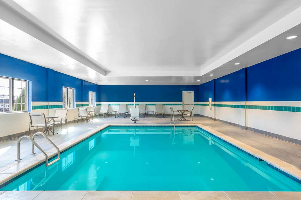 Microtel Inn & Suites by Wyndham South Hill - photo 7