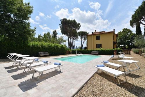 La Villa dei Pozzi — 4-Star Luxury Hotel in Terranuova Bracciolini, Italy
