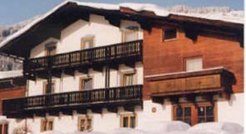 Pension Erlhof — 4-Star Luxury Hotel in Saalfelden Am Steinernen Meer, Austria