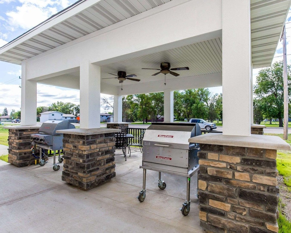 MainStay Suites Sidney Medical Center - photo 35
