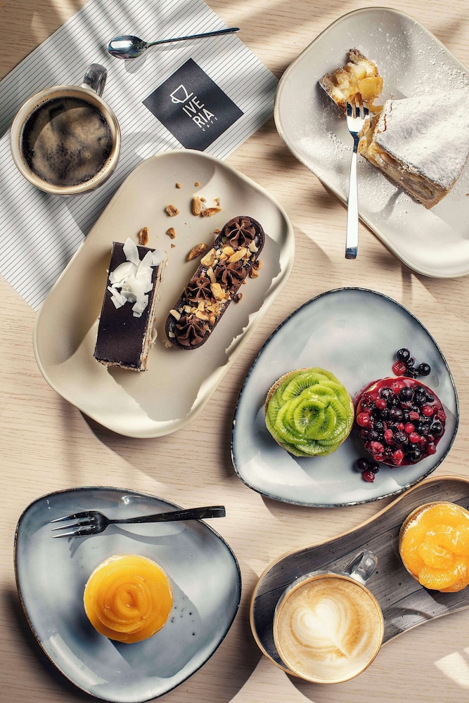 מזון ומשקאות