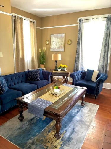 Hideaway 3BR 5 min to Stadium in Jacksonville, United States
