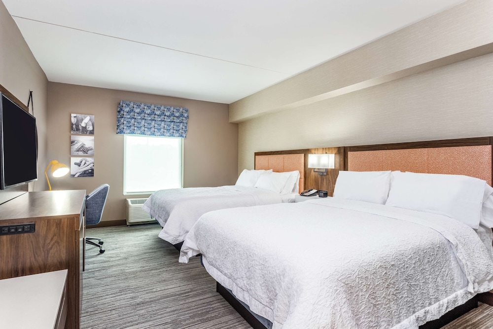 Hampton Inn & Suites Kittery Portsmouth - photo 13