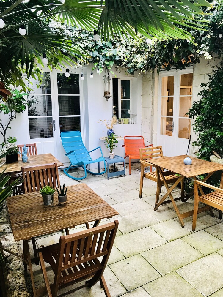 Vue Sur Cour in La Rochelle, France