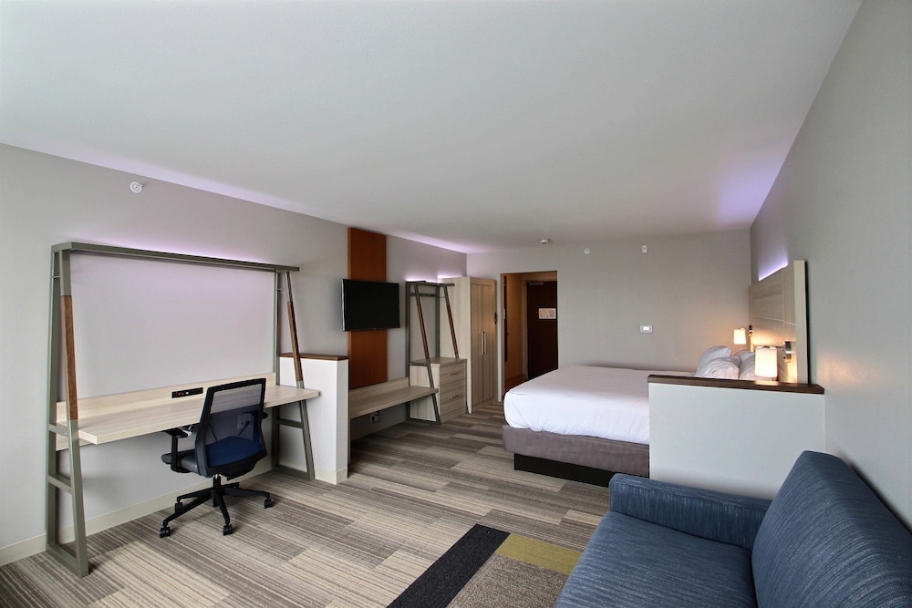 Holiday Inn Express & Suites Fond Du Lac by IHG - photo 14