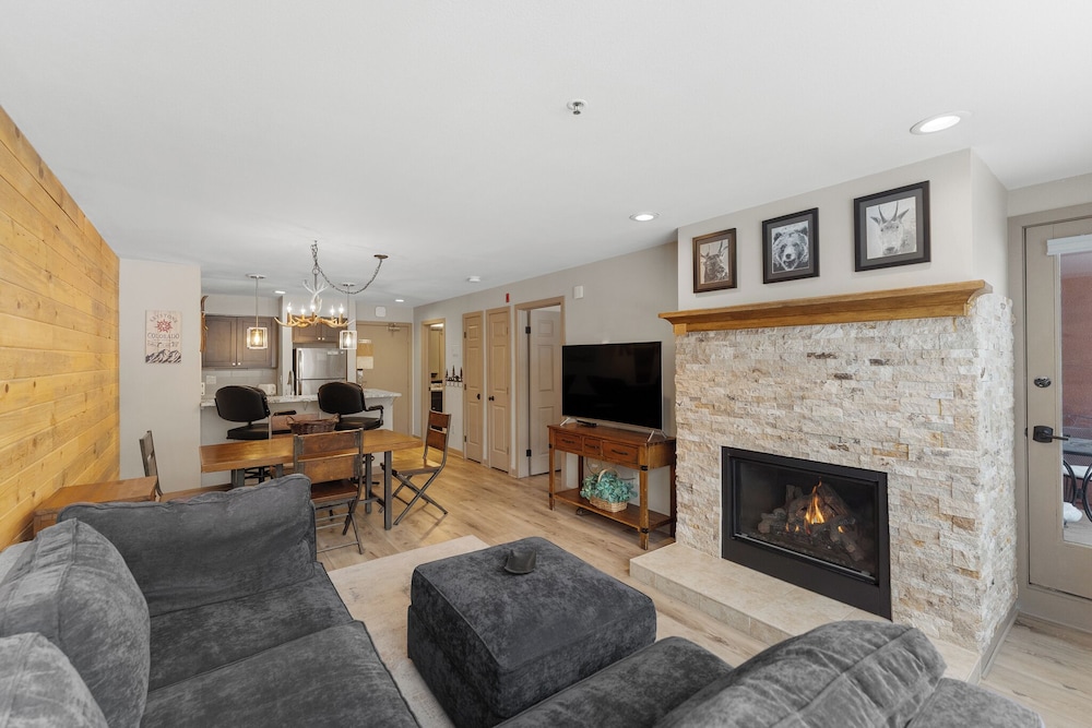 Lakeshore #1535 in Keystone, United States