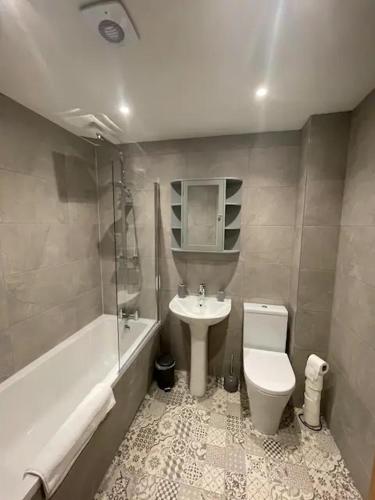 Spectacular 2 Bedroom Balcony Sea View Flat