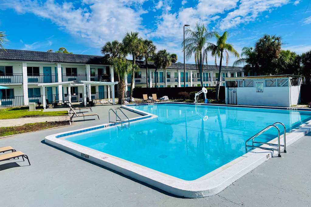 Rodeway Inn Clearwater Central - photo 12