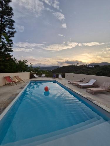 Vistamare Locations Avec Piscine Saint Florent — Saint Florent Sur Cher