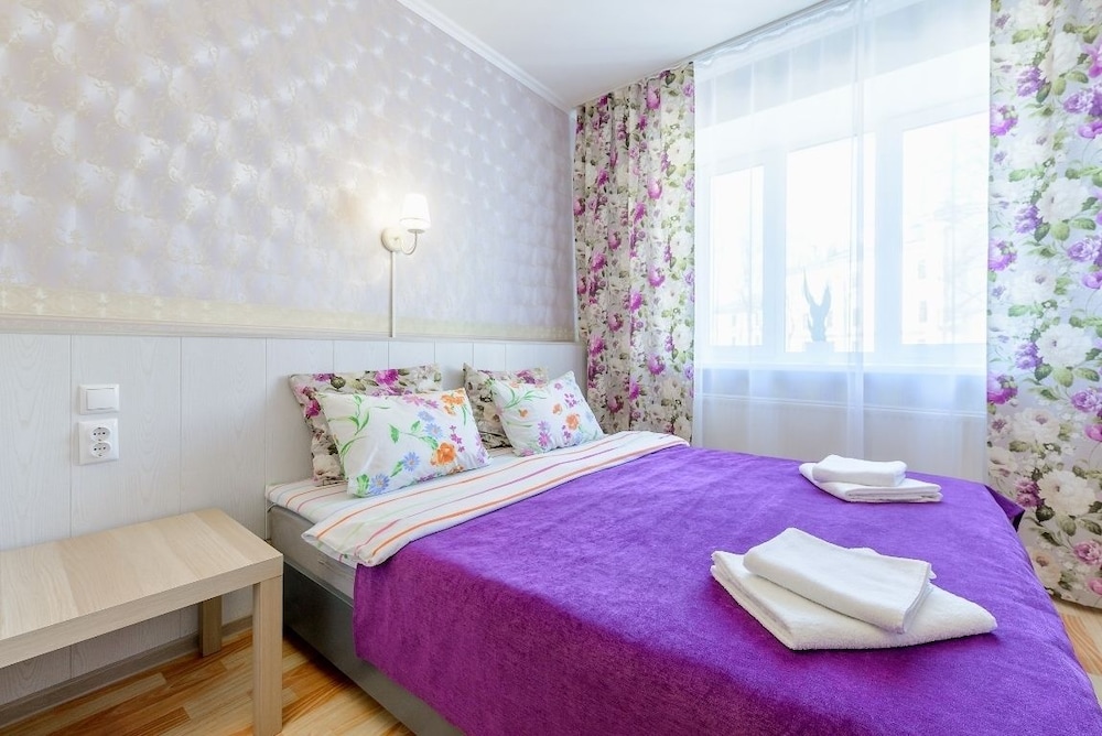Apartment Near Ekaterinensky 11823755 — Pushkin