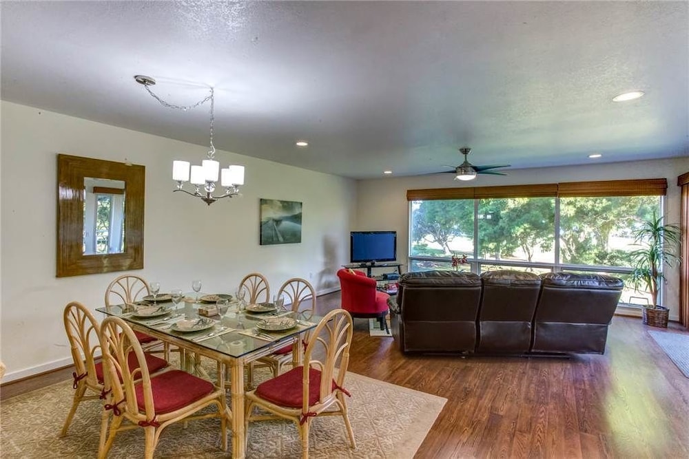 525 Emmalani Court by RedAwning - photo 7