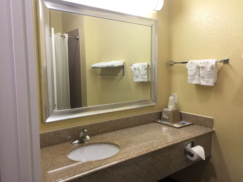 Highlands Suites - photo 13