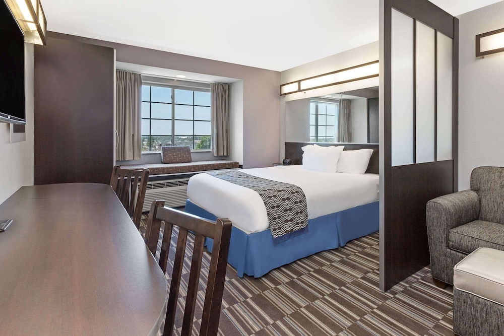 Microtel Inn & Suites Tuscaloosa Near University - photo 10