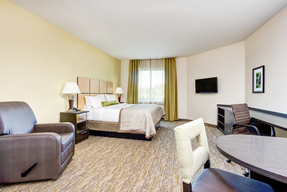 Candlewood Suites Cut Off by IHG - photo 10