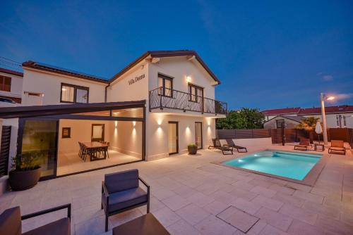 Villa Donna 5 STARS Luxury Villa with a heated pool — 4-Star Luxury Hotel in Rijeka, Croatia