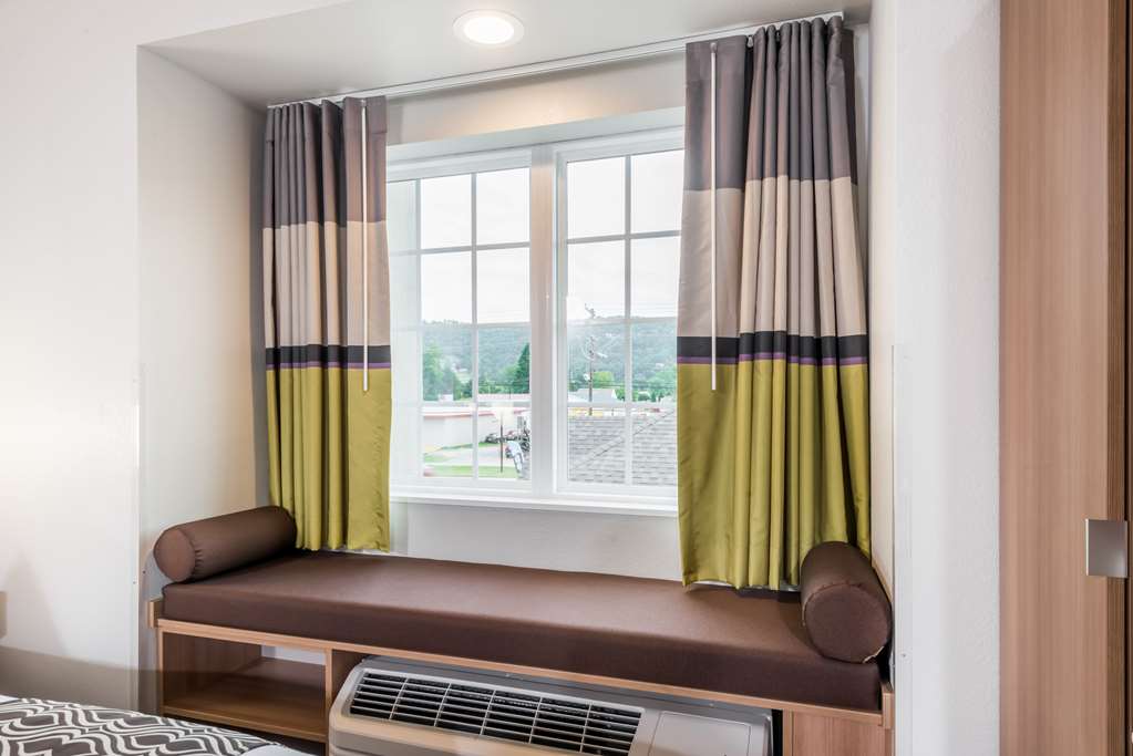 Microtel Inn & Suites By Wyndham New Martinsville - photo 10