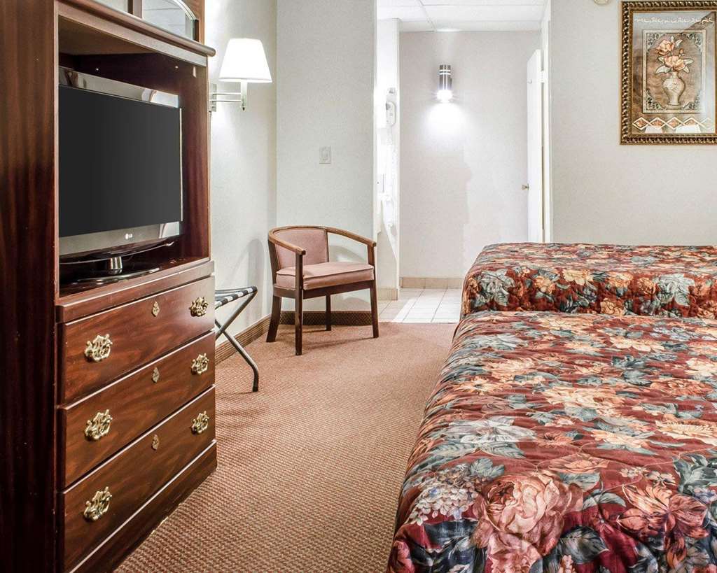 Econo Lodge Frackville - photo 14