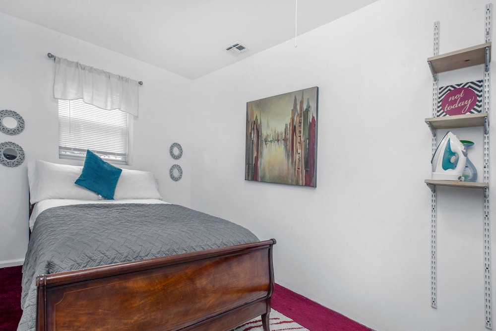 Racpanos Modern Stay on Forrest Street - photo 5