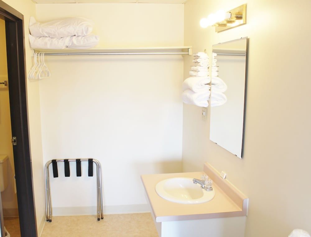 Otter Creek Inn - photo 5
