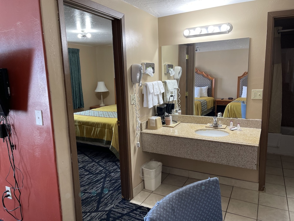 Riverton Inn & Suites - photo 8