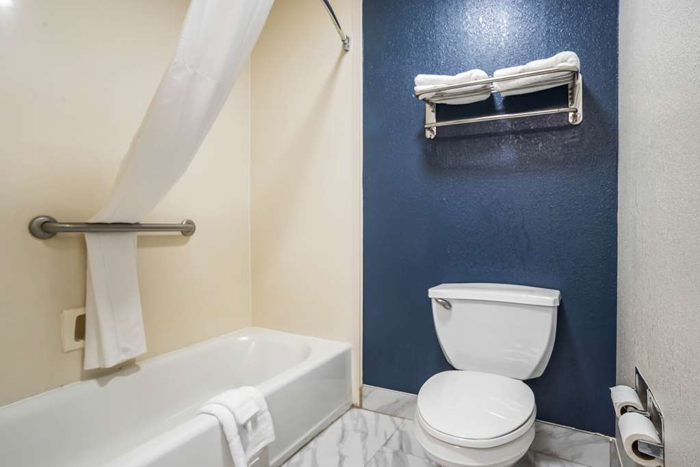 Quality Suites Baton Rouge East Denham Springs - photo 35