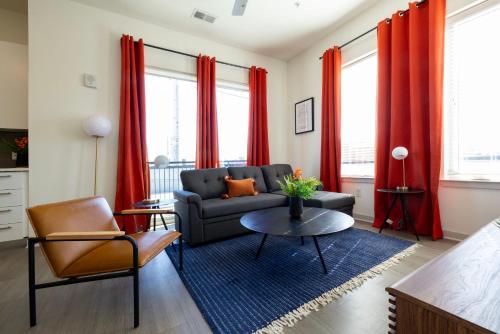 Modern Nulu 2BR by CozySuites 04 — 4-Star Luxury Hotel in Louisville, United States
