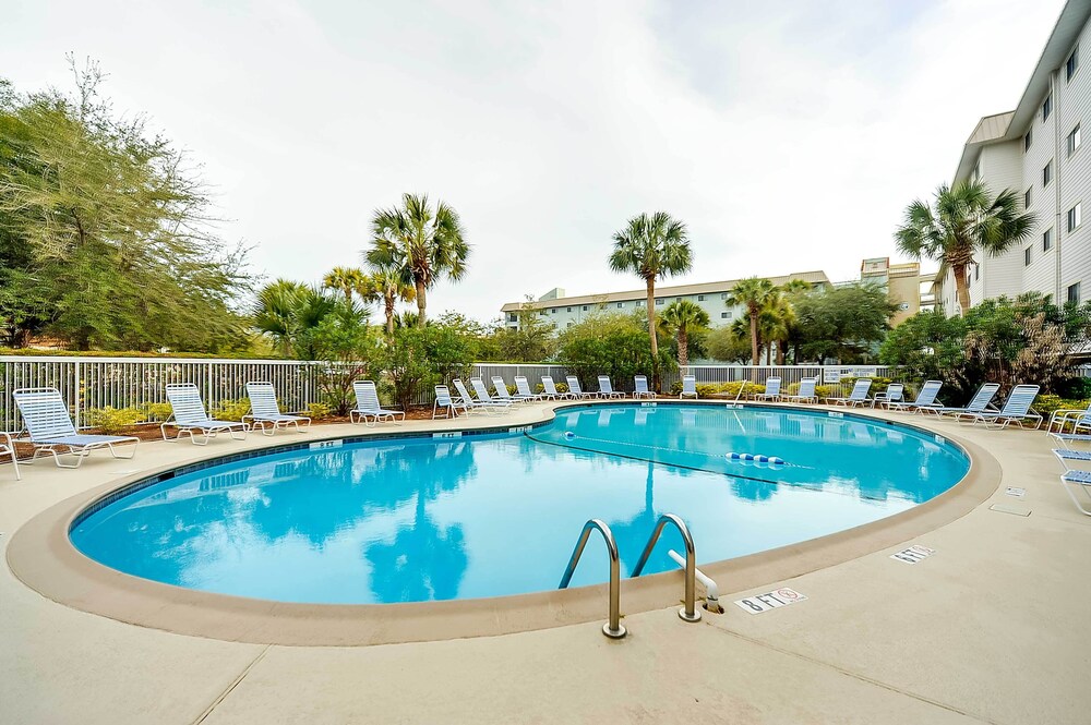 Resort Amenities and Beach Access Hilton Head Condo - photo 23