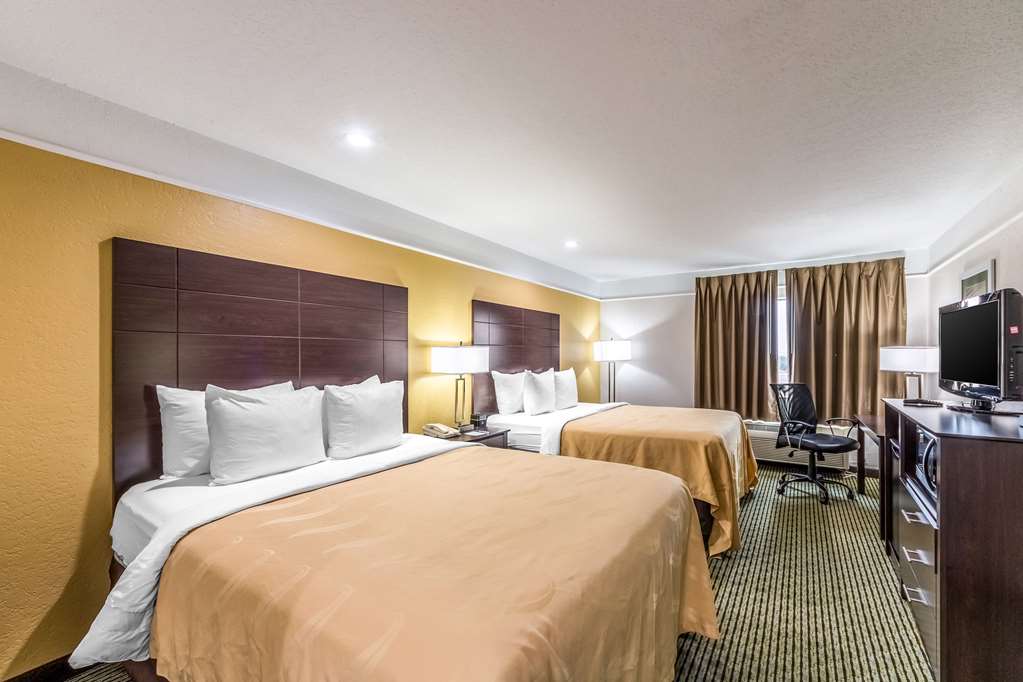 Quality Inn & Suites SeaWorld North - photo 11