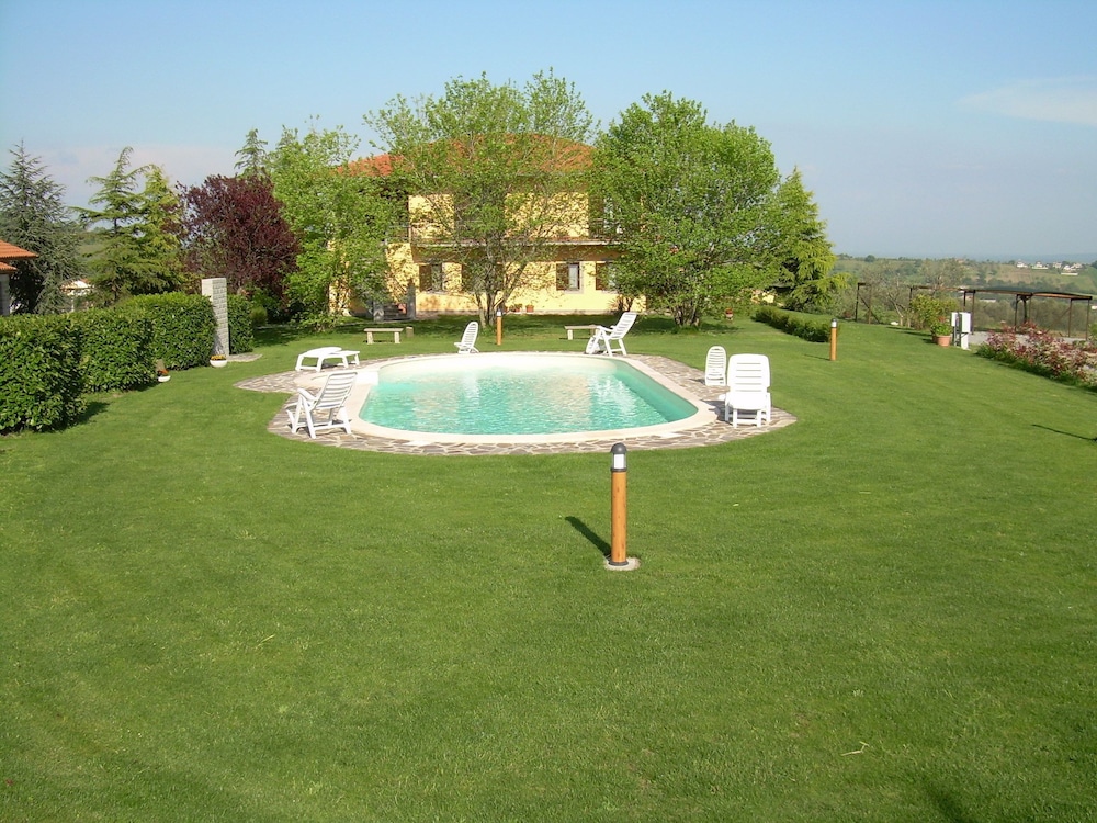 Agriturismo Bella Cima — 4-Star Luxury Hotel in Montefiascone, Italy
