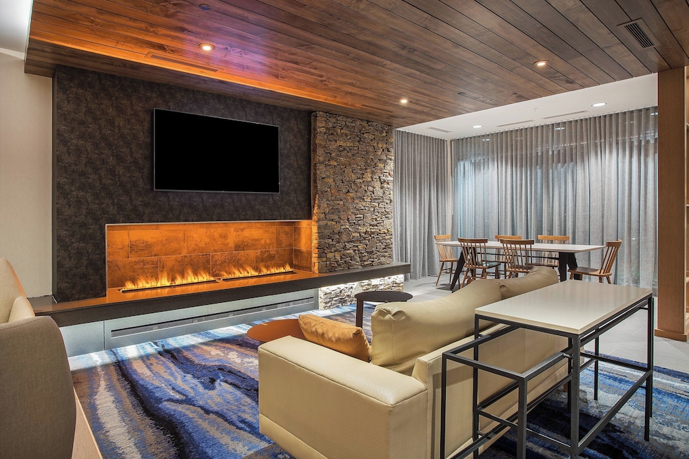 Fairfield Inn & Suites by Marriott Pigeon Forge - photo 2