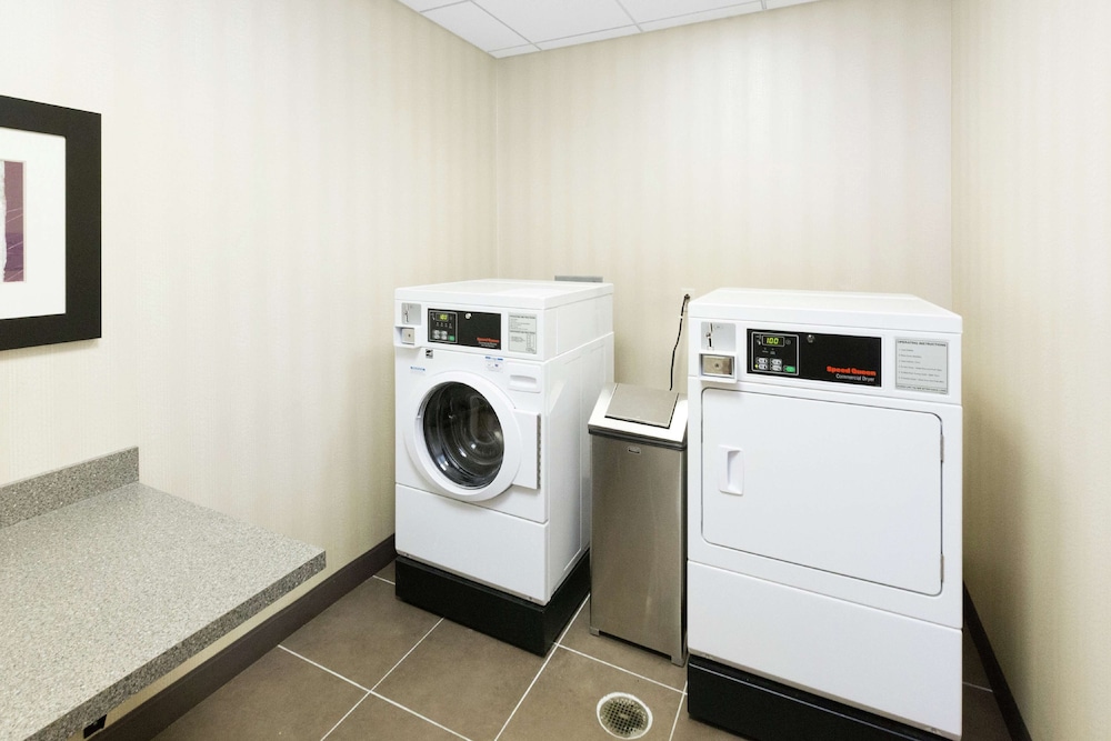 Hampton Inn Pittsburgh Bridgeville - photo 49