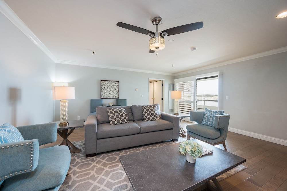 456 Embarcadero Inn & Suites - photo 35