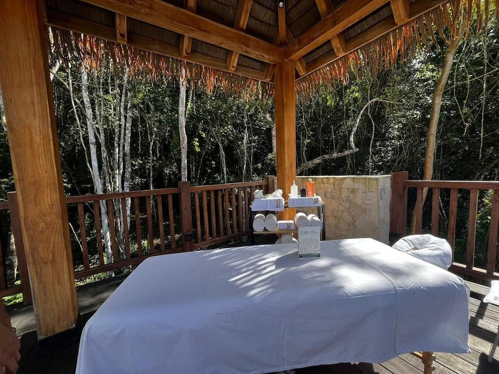 Hotel Mundo Maya Calakmul