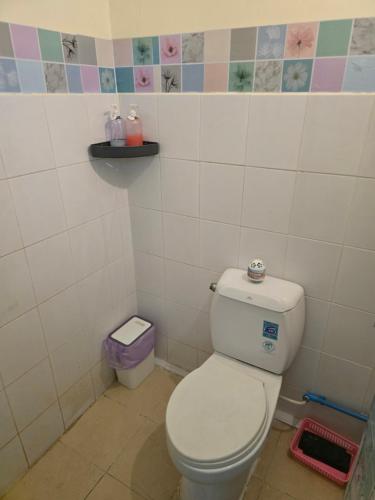 J Place Studio 204 with nice fan free Wifi near Skytrain