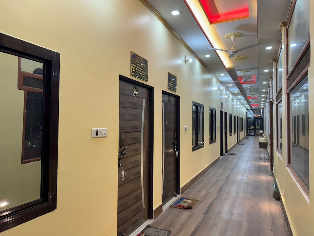 Hotel in Naimisharanya — Misrikh — photo 4