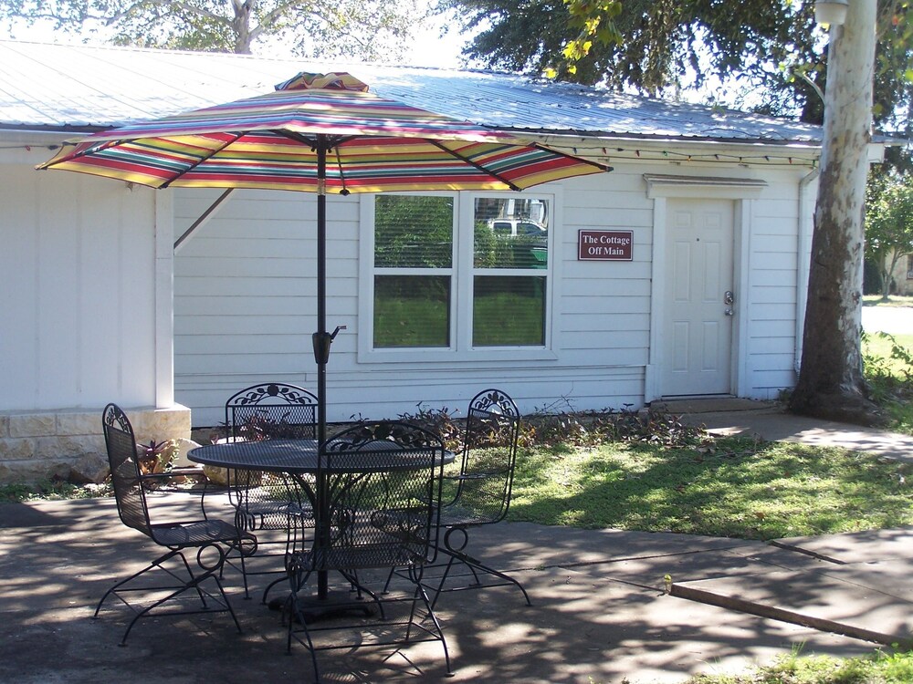 Blanco County Inn - photo 78