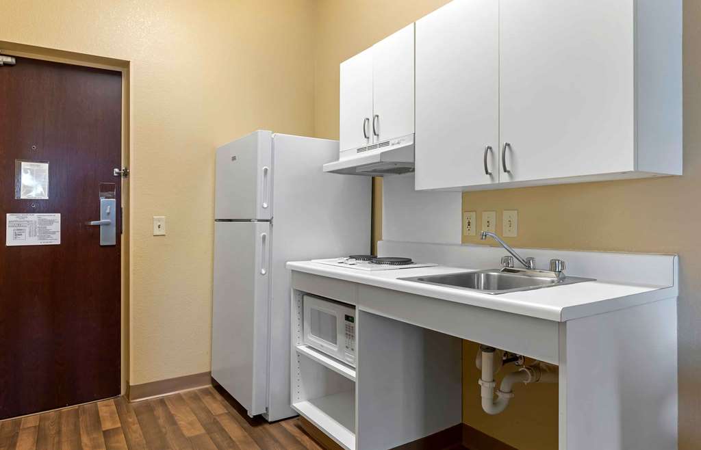 Extended Stay America Select Suites Chicago Darien - photo 13