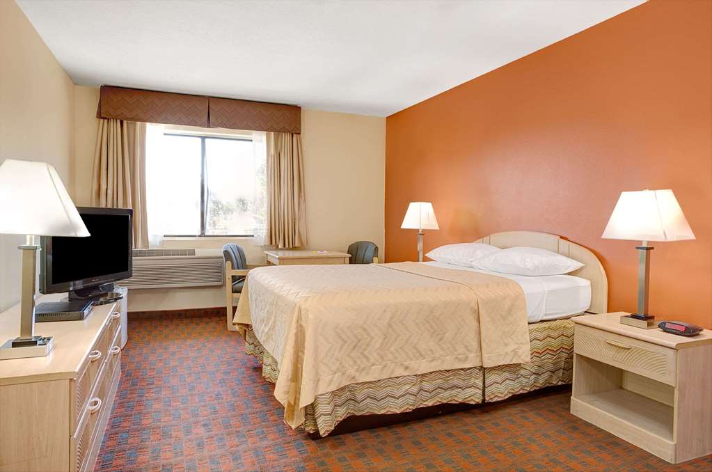 Days Inn by Wyndham Woodland - photo 22
