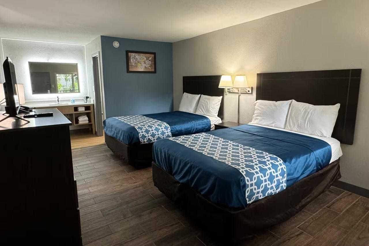 Travelodge by Wyndham Gainesville - photo 4