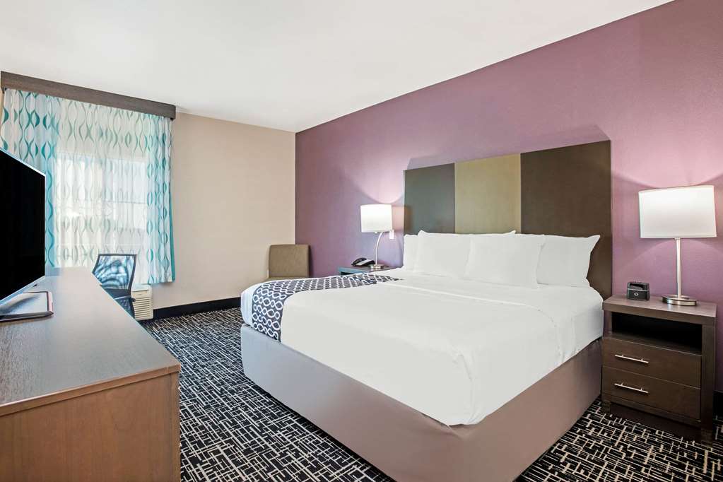 La Quinta Inn & Suites by Wyndham Corpus Christi Portland - photo 13