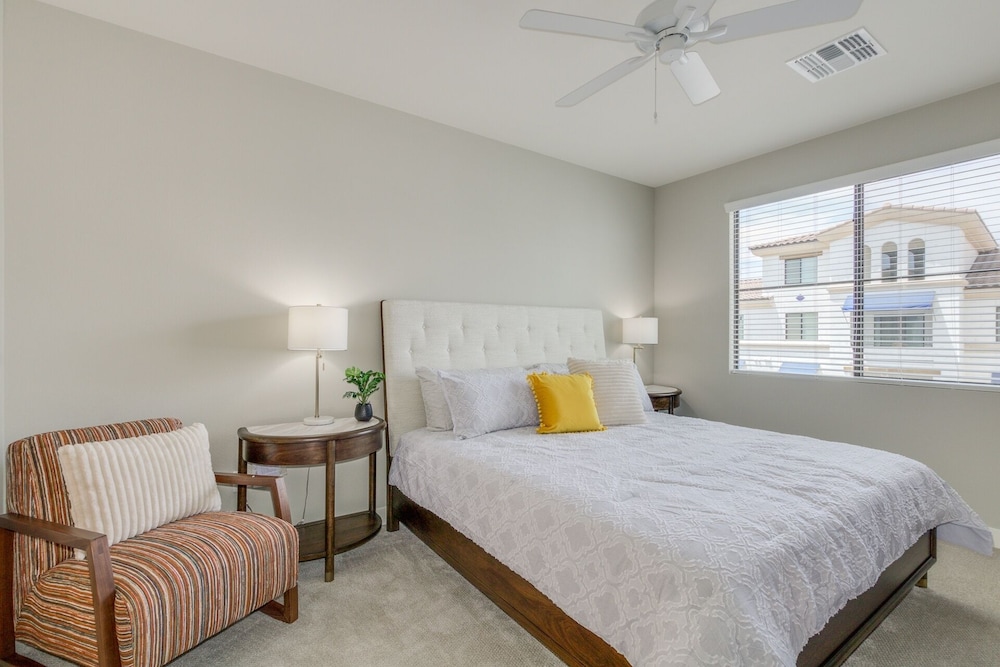 Penthouse BRAND NEW Cays at Ocotillo Lots of Upgrades 30 Night Minimum by RedAwning - featured photo