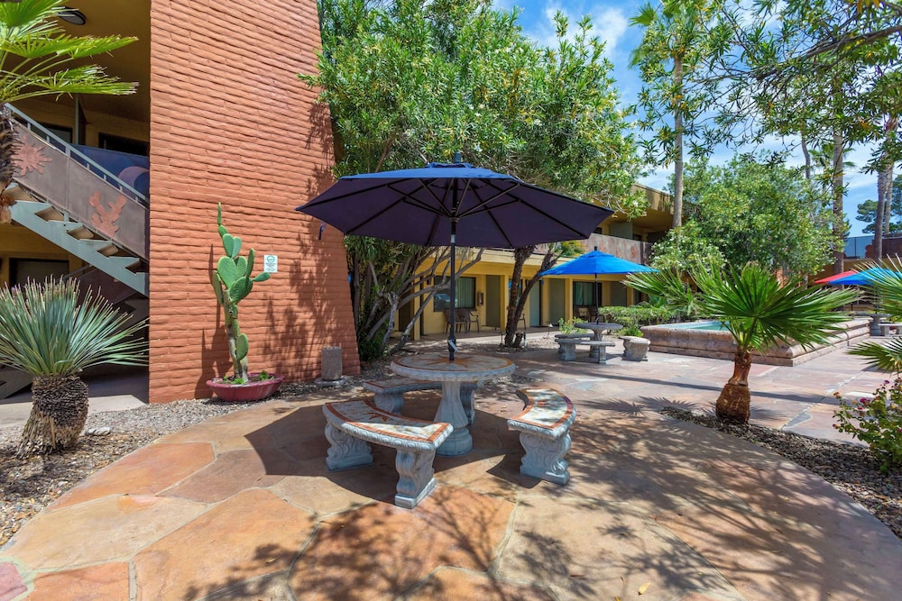 Royal Sun Hotel & Suites - photo 29