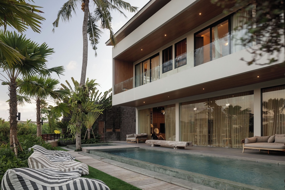 Lila Villa Pererenan Bali Invest Club — 4-Star Luxury Hotel in Canggu, Indonesia