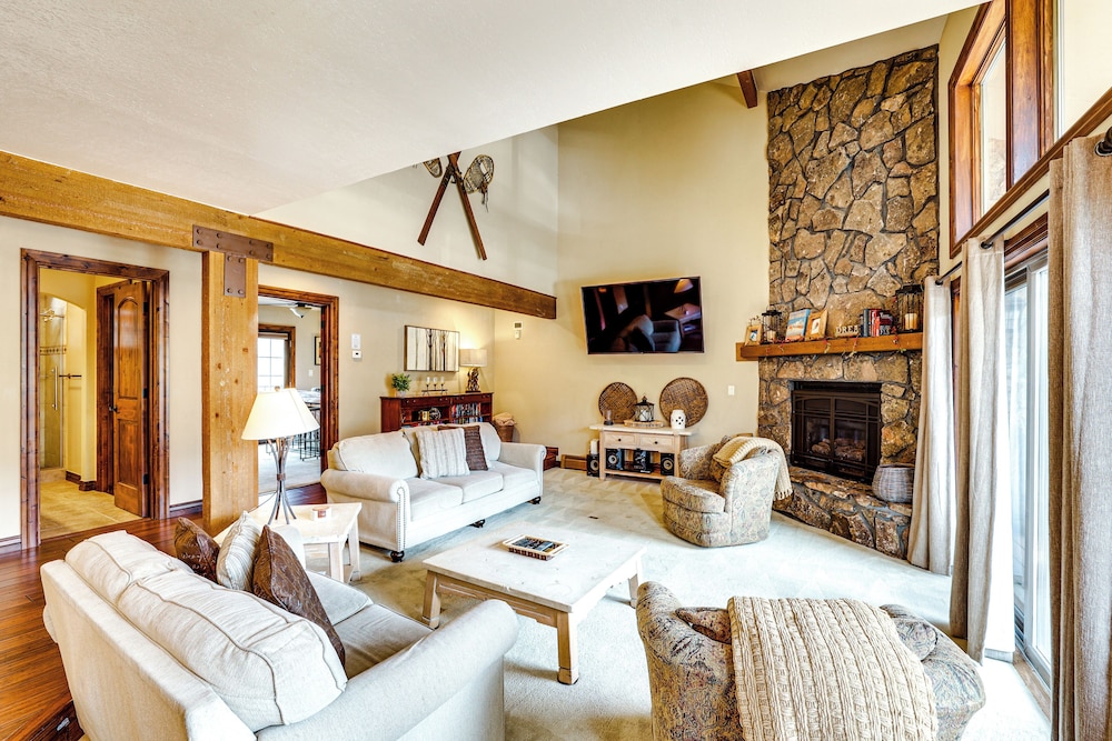 Private Sauna & Mtn Views: Keystone Townhome — 4-Star Luxury Hotel in Keystone, United States
